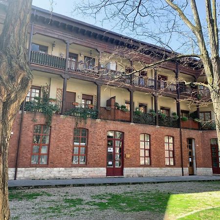 Espacios Blanco Plaza Del Viejo Coso Valladolid Eksteriør billede